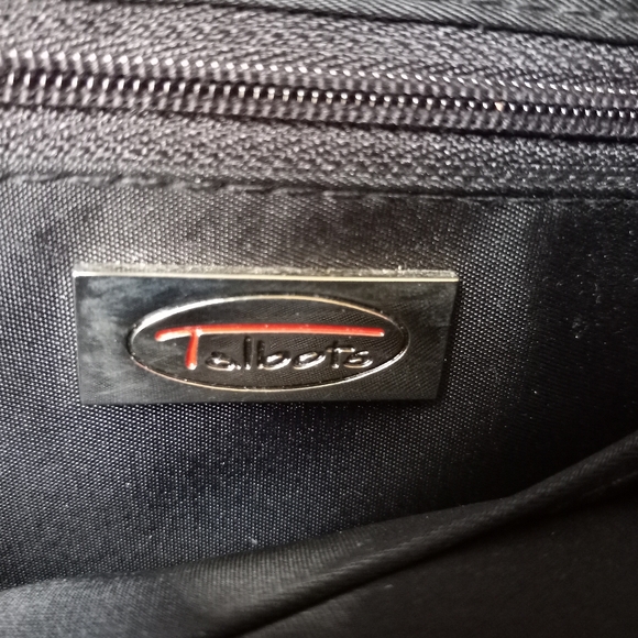 Talbots red shoulder/crossbody three compartment with exterior zipper wallet p - Picture 6 of 10